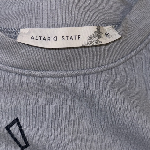 🦋 Altar'd State Women's Lt Blue Sweatshirt - Picture 7 of 7